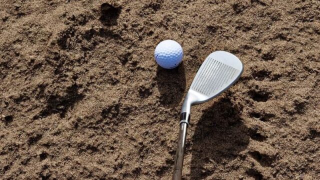 how to hit out of the bunker